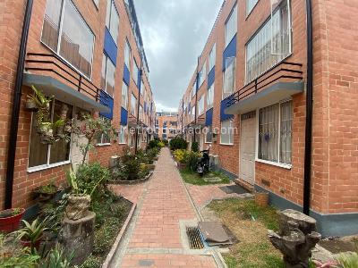 Casa de 3 alcobas en venta en Ciudad Techo 1, Bogotá, 77 m² · foto 2 de 20