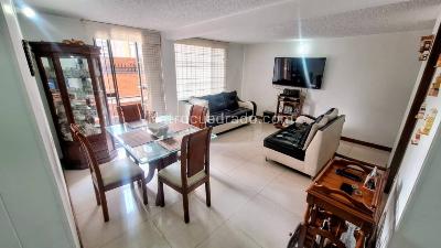 Apartamento de 3 alcobas en venta en Hayuelos, Bogotá, 78 m² · foto 3 de 20