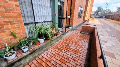 Apartamento de 3 alcobas en venta en Hayuelos, Bogotá, 78 m² · foto 4 de 20