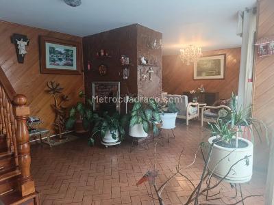Casa en venta en San Luis, Bogotá · foto 2 de 20
