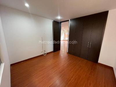 Apartamento de 2 alcobas en venta en Caobos Salazar, Bogotá, 69 m² · foto 10 de 20