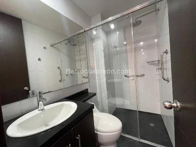 Apartamento de 2 alcobas en venta en Caobos Salazar, Bogotá, 69 m² · foto 19 de 20