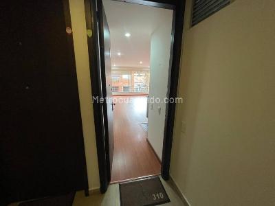 Apartamento de 2 alcobas en venta en Caobos Salazar, Bogotá, 69 m² · foto 2 de 20