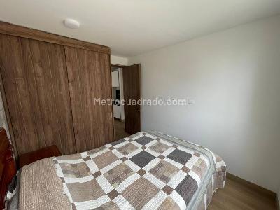 Apartamento de 3 alcobas en venta en La Felicidad, Bogotá, 77 m² · foto 12 de 20