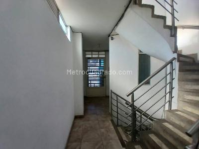 Apartamento de 3 alcobas en arriendo en La Victoria, Bogotá, 52 m² · foto 2 de 20
