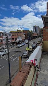 Casa de 5 alcobas en venta en Antonio Granados, Bogotá, 138 m² · foto 9 de 13