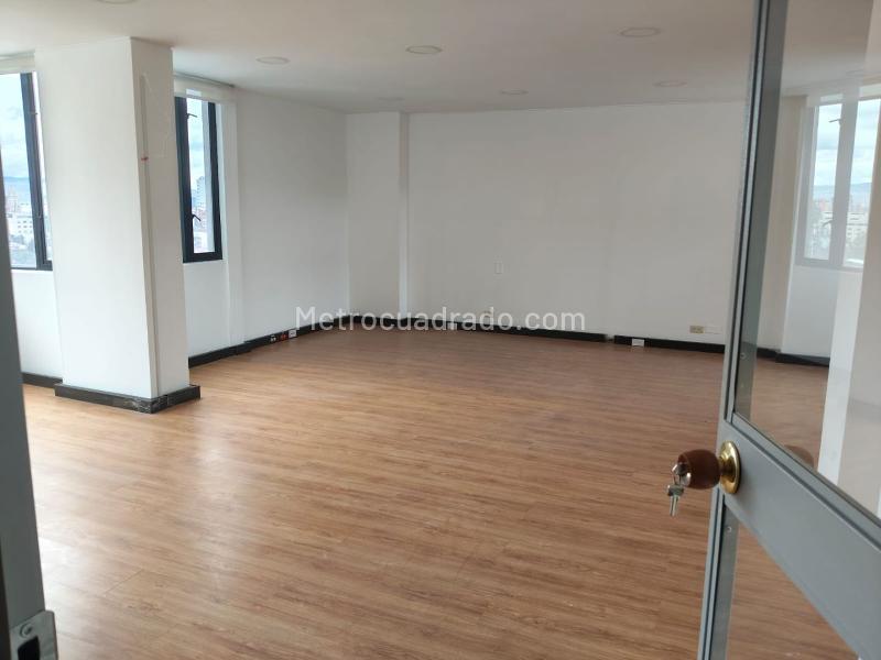 Oficina en Venta, QUINTA CAMACHO, Bogotá D.C. - Más