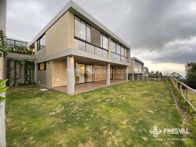 Casa de 3 alcobas en venta en Altos De Ruitoque, Floridablanca, 286 m² · foto 13 de 13
