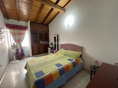 Casa de 5 alcobas en venta en La Castellana, Cúcuta, 250 m² · foto 5 de 12
