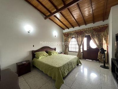 Casa de 5 alcobas en venta en La Castellana, Cúcuta, 250 m² · foto 6 de 12