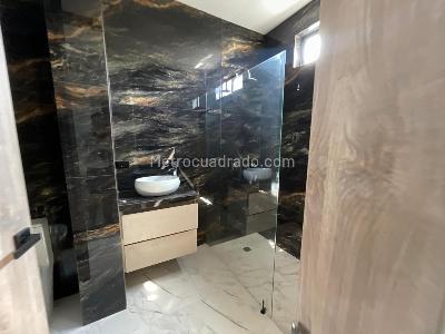 Casa de 4 alcobas en venta en Via Bocono, Cúcuta, 405 m² · foto 10 de 17