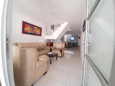 Casa de 5 alcobas en venta en Av, Cúcuta, 150 m² · foto 3 de 20