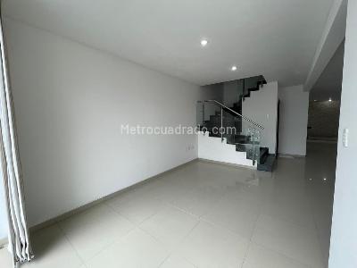 Casa de 3 alcobas en venta en Av, Cúcuta, 140 m² · foto 2 de 14