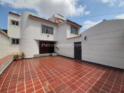 Casa de 5 alcobas en venta en La Ceiba, Cúcuta, 290 m² · foto 2 de 20