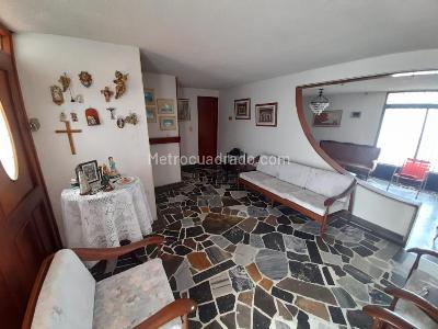 Casa de 5 alcobas en venta en La Ceiba, Cúcuta, 290 m² · foto 4 de 20