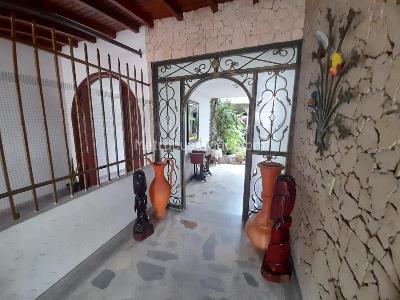 Casa de 5 alcobas en venta en Quinta Bosch, Cúcuta, 300 m² · foto 3 de 20