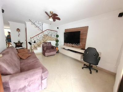 Casa de 4 alcobas en venta en Av, Cúcuta, 191 m² · foto 2 de 20