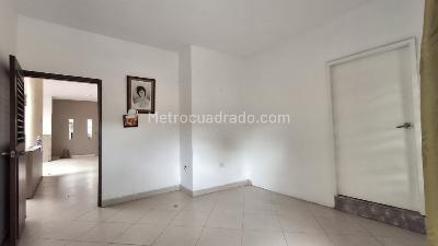 Casa de 5 alcobas en venta en Lleras Restrepo, Cúcuta, 240 m² · foto 2 de 20