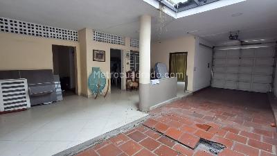 Casa de 5 alcobas en venta en Lleras Restrepo, Cúcuta, 240 m² · foto 12 de 20
