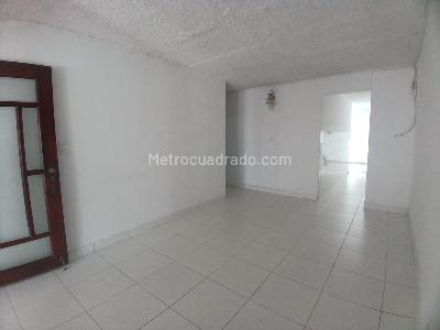 Casa en venta en Prados Del Norte, Cúcuta · foto 2 de 9