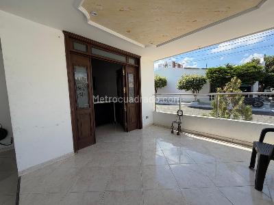 Casa de 3 alcobas en venta en Prados Del Este, Cúcuta, 110 m² · foto 2 de 11