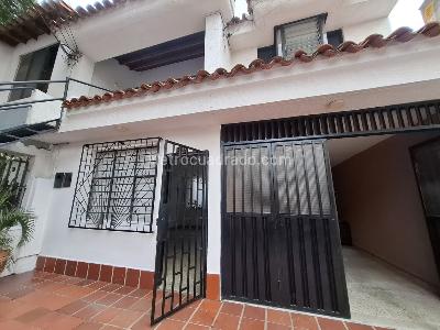 Casa de 4 alcobas en venta en Lleras Restrepo, Cúcuta, 170 m² · foto 2 de 20
