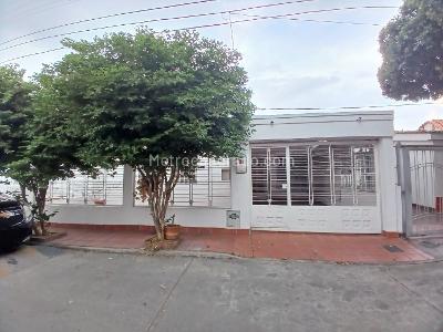 Casa de 3 alcobas en venta en La Castellana, Cúcuta, 168 m² · foto 2 de 20