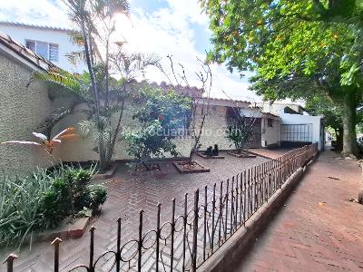 Casa de 5 alcobas en venta en La Ceiba, Cúcuta, 242 m² · foto 2 de 16