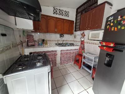 Casa de 5 alcobas en venta en La Ceiba, Cúcuta, 242 m² · foto 9 de 16