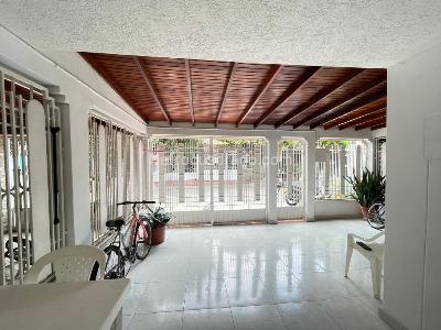 Casa de 3 alcobas en venta en Prados Del Este, Cúcuta, 110 m² · foto 2 de 16