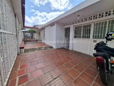 Casa en venta en Lleras Restrepo, Cúcuta · foto 3 de 20