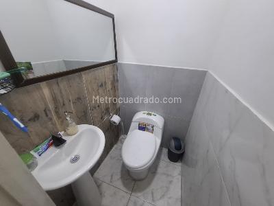 Casa de 5 alcobas en venta en Lleras Restrepo, Cúcuta, 572 m² · foto 18 de 20
