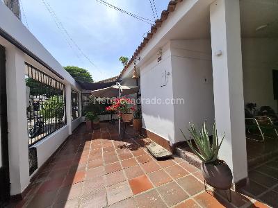Casa de 3 alcobas en venta en Quinta Oriental, Cúcuta, 189 m² · foto 2 de 17