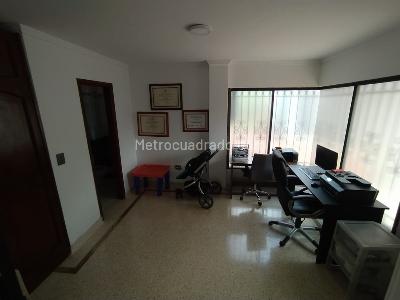Casa de 3 alcobas en venta en Av, Cúcuta, 237 m² · foto 4 de 18