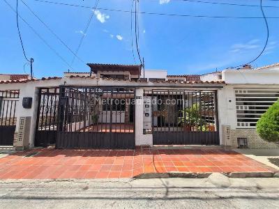 Apartamento de 4 alcobas en venta en Los Acacios, Cúcuta, 200 m² · foto 18 de 18