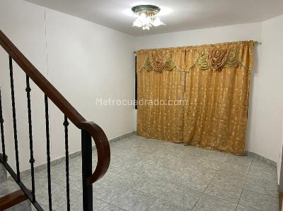 Casa de 5 alcobas en arriendo en Av, Cúcuta, 220 m² · foto 3 de 13