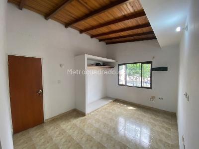 Casa de 5 alcobas en arriendo en Av, Cúcuta, 220 m² · foto 8 de 13