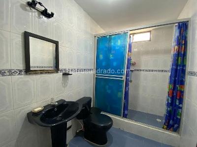 Casa de 5 alcobas en arriendo en Av, Cúcuta, 220 m² · foto 9 de 13