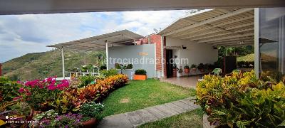 Casa de 5 alcobas en venta en Bella Suiza, Cali, 330 m² · foto 2 de 20