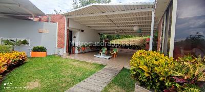 Casa de 5 alcobas en venta en Bella Suiza, Cali, 330 m² · foto 3 de 20