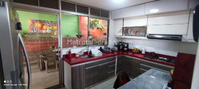 Casa de 5 alcobas en venta en Bella Suiza, Cali, 330 m² · foto 9 de 20