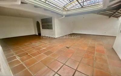 Casa de 4 alcobas en venta en Cristales, Cali, 312 m² · foto 10 de 14