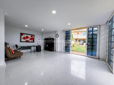 Casa de 5 alcobas en venta en La Buitrera, Cali, 360 m² · foto 15 de 20