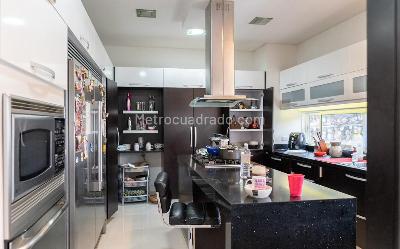 Casa de 5 alcobas en venta en Ciudad Jardin, Cali, 577 m² · foto 3 de 20