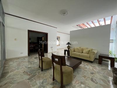 Casa de 4 alcobas en venta en Santa Rita, Cali, 393 m² · foto 3 de 20
