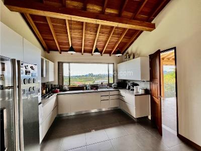Casa de 5 alcobas en venta en El Tablazo, Rionegro, 472 m² · foto 2 de 20