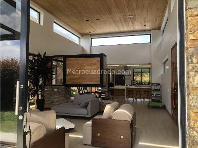 Casa de 5 alcobas en venta en Alto De Las Palmas, Envigado, 560 m² · foto 2 de 13