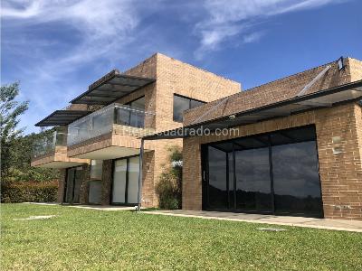 Casa de 5 alcobas en venta en Alto De Las Palmas, Envigado, 560 m² · foto 4 de 13