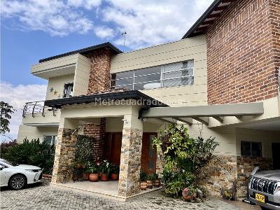 Casa de 5 alcobas en venta en El Escobero, Envigado, 656 m² · foto 10 de 20