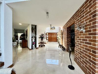 Casa de 5 alcobas en venta en El Escobero, Envigado, 656 m² · foto 12 de 20